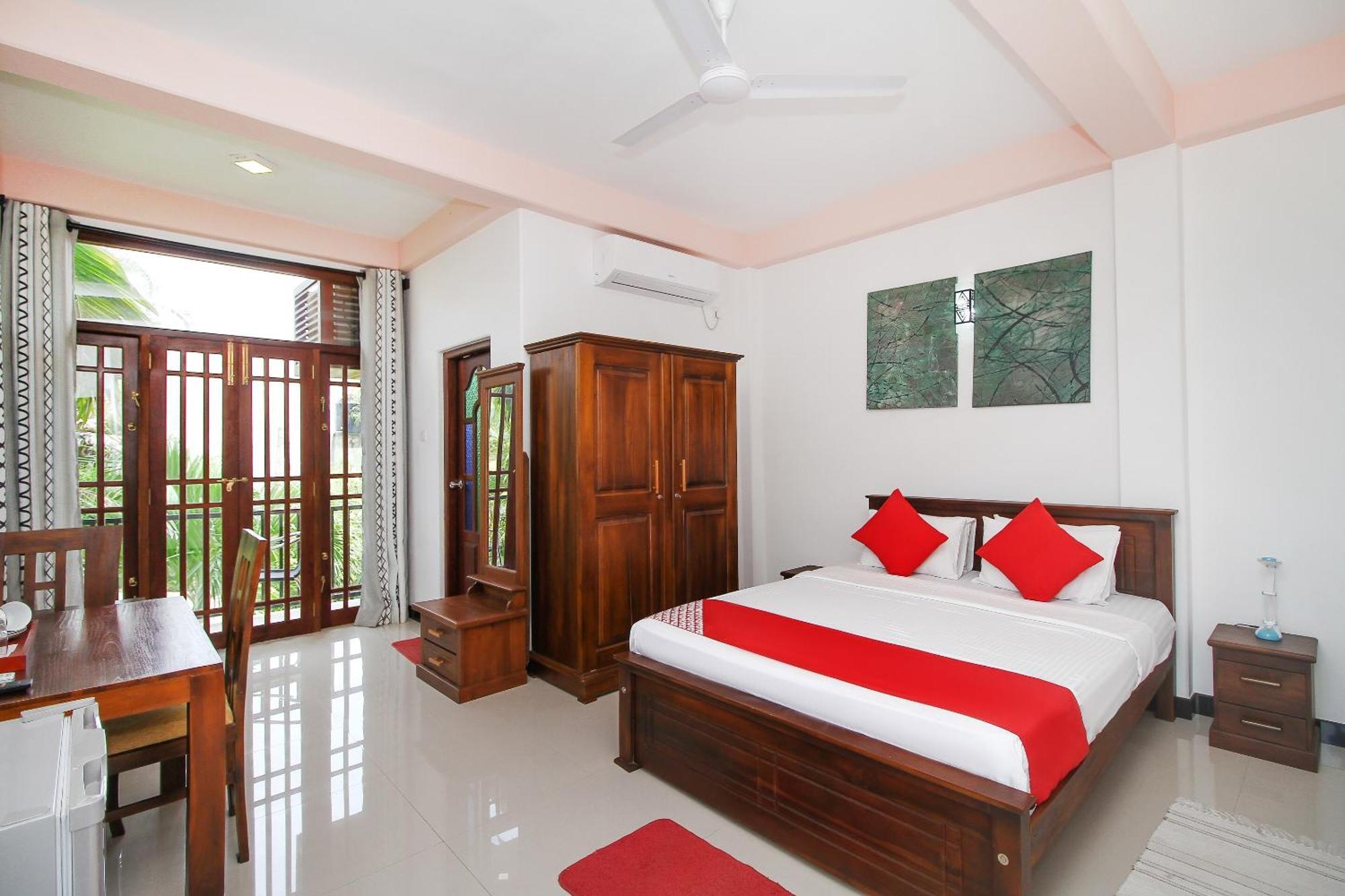 Lioni Holidays Villa Negombo Room photo
